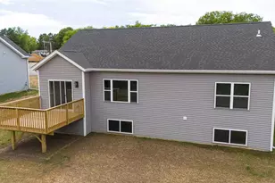 504 Ridge Ct, Orfordville, WI 53576 - Photo 5