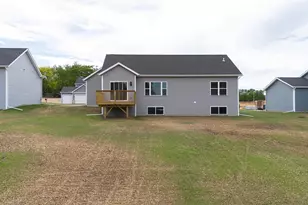 504 Ridge Ct, Orfordville, WI 53576 - Photo 7