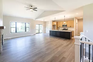 2855 Deer Path Ct, Beloit, WI 53511 - Photo 7