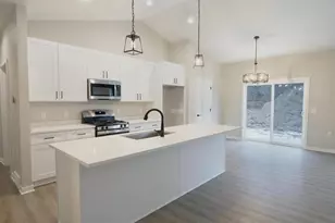 2855 Deer Path Ct, Beloit, WI 53511 - Photo 9