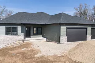 2855 Deer Path Ct, Beloit, WI 53511 - Photo 3