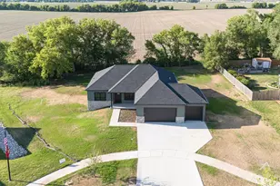 2855 Deer Path Ct, Beloit, WI 53511 - Photo 3