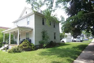 873 E Memorial Dr Dr, Janesville, WI 53545 - Photo 5