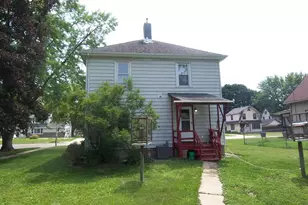 873 E Memorial Dr Dr, Janesville, WI 53545 - Photo 9