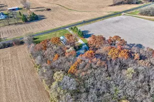 1736 Washington Rd, Stoughton, WI 53589 - Photo 13