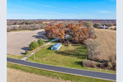 1736 Washington Road, Stoughton, WI 53589 - Photo 5