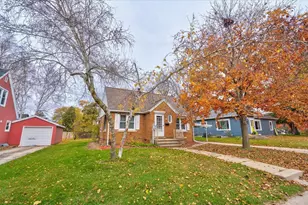 917 E Madison St, Waterloo, WI 53594 - Photo 3