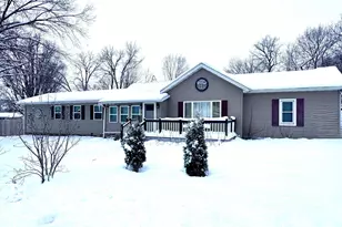 702 6th St, Albany, WI 53502 - Photo 3