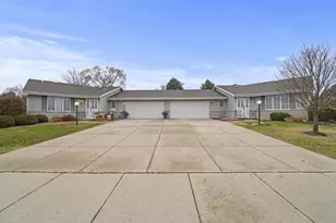 728 Nantucket Dr, Janesville, WI 53546 - Photo 1