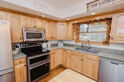 825 Fountain Street, Mineral Point, WI 53565 - Photo 7