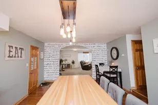 825 Fountain St, Mineral Point, WI 53565 - Photo 9