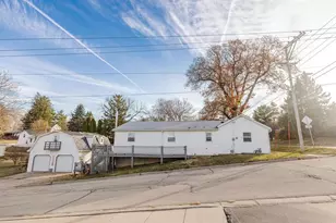 825 Fountain St, Mineral Point, WI 53565 - Photo 37