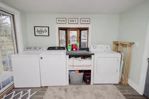 825 Fountain St, Mineral Point, WI 53565 - Photo 25