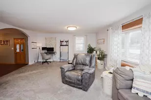 825 Fountain St, Mineral Point, WI 53565 - Photo 15