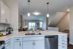 2674 Notre Dame Dr, Fitchburg, WI 53711 - Photo 9