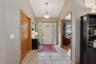 919 Lochmoore Dr, Waunakee, WI 53597 - Photo 9