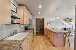 919 Lochmoore Dr, Waunakee, WI 53597 - Photo 19