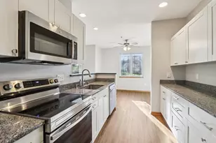 2820 Mickelson Pkwy, Fitchburg, WI 53711 - Photo 15