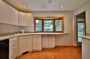 713 Redland Dr, Madison, WI 53714 - Photo 5