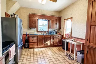 408 S 1st St, Janesville, WI 53536 - Photo 9