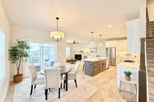 Unit 4 4 Bellflower Dr, DeForest, WI 53532 - Photo 7