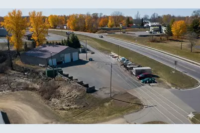 1626 Academy Street, Elroy, WI 53929 - Photo 3