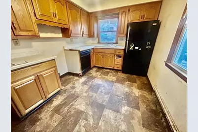 816 Melvin Court, Madison, WI 53704 - Photo 5