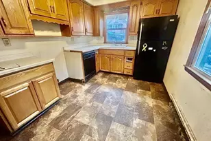 816 Melvin Ct, Madison, WI 53704 - Photo 5