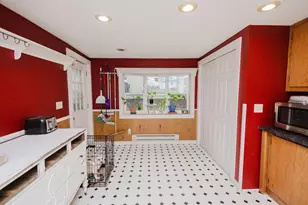 225 Washington St, Mineral Point, WI 53565 - Photo 13