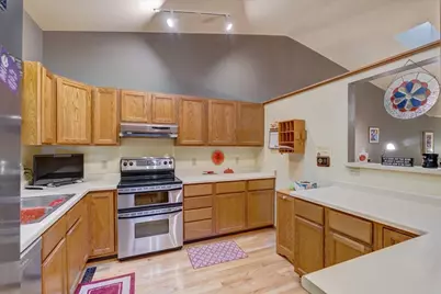 711 Kensington Square, Stoughton, WI 53589 - Photo 13