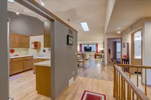 711 Kensington Square, Stoughton, WI 53589 - Photo 3