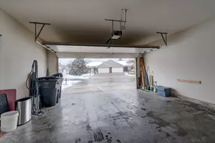 711 Kensington Square, Stoughton, WI 53589 - Photo 35