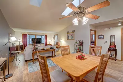 711 Kensington Square, Stoughton, WI 53589 - Photo 5