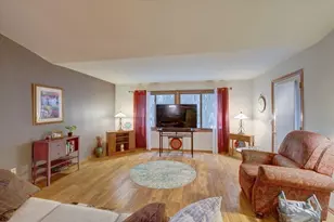 711 Kensington Square, Stoughton, WI 53589 - Photo 7