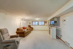 711 Kensington Square, Stoughton, WI 53589 - Photo 25