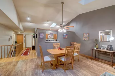 711 Kensington Square, Stoughton, WI 53589 - Photo 11