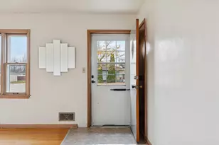 1727 24th St, Kenosha, WI 53140 - Photo 3