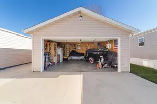 897 E Lake St, Lake Mills, WI 53551 - Photo 23