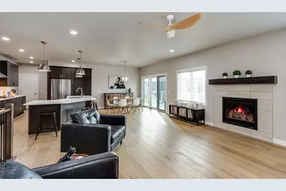 409 Peterson Trail, Oregon, WI 53575 - Photo 3