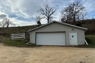 1906 Squirrel Hill Rd, Hollandale, WI 53544 - Photo 5