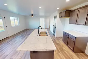 703 / 705 Stelting St, Sparta, WI 54656 - Photo 5