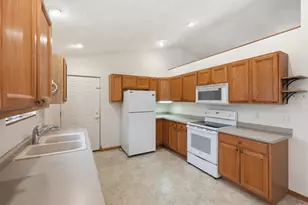 305 Mack Dr, Reedsburg, WI 53959 - Photo 11