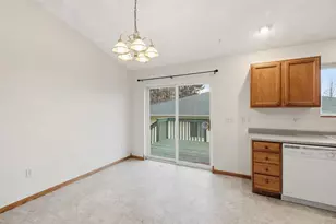 305 Mack Dr, Reedsburg, WI 53959 - Photo 7