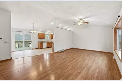 305 Mack Drive #9, Reedsburg, WI 53959 - Photo 3