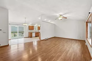 305 Mack Dr, Reedsburg, WI 53959 - Photo 3