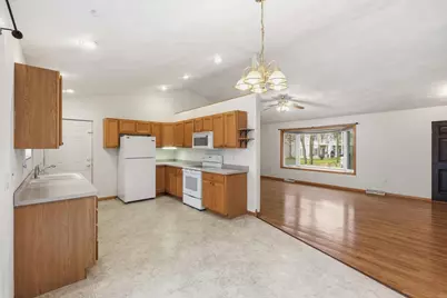 305 Mack Drive #9, Reedsburg, WI 53959 - Photo 9