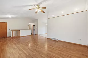 305 Mack Dr, Reedsburg, WI 53959 - Photo 5