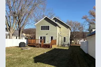 863 N Michigan Street, Prairie Du Chien, WI 53821 - Photo 3