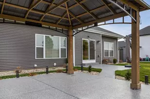 3715 Tanglewood Pl, Janesville, WI 53546 - Photo 9