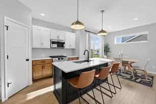 463 Crusader Pt, Waunakee, WI 53597 - Photo 13